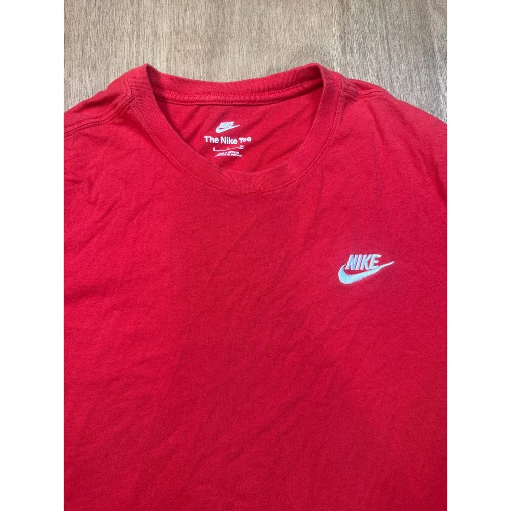 Nike Mens The Nike Tee Red Short Sleeve Futura Logo Cotton T-Shirt Size Small
